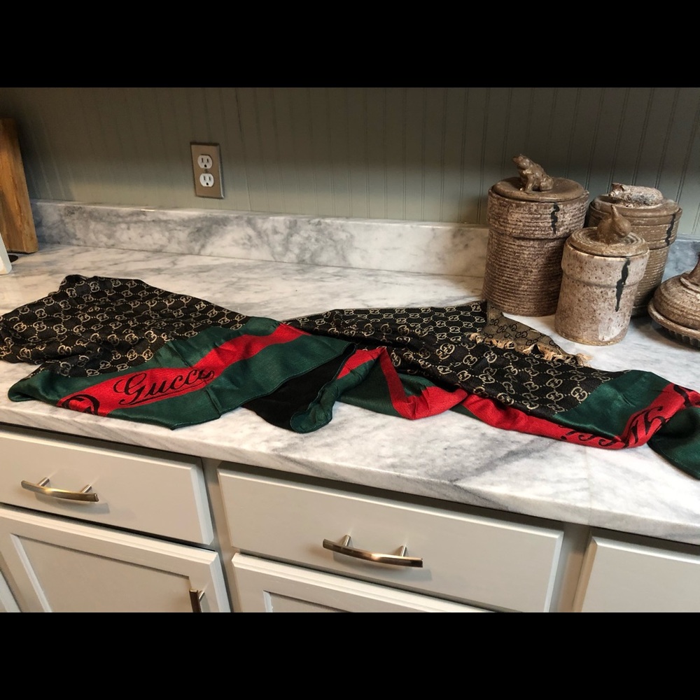 Gucci scarf